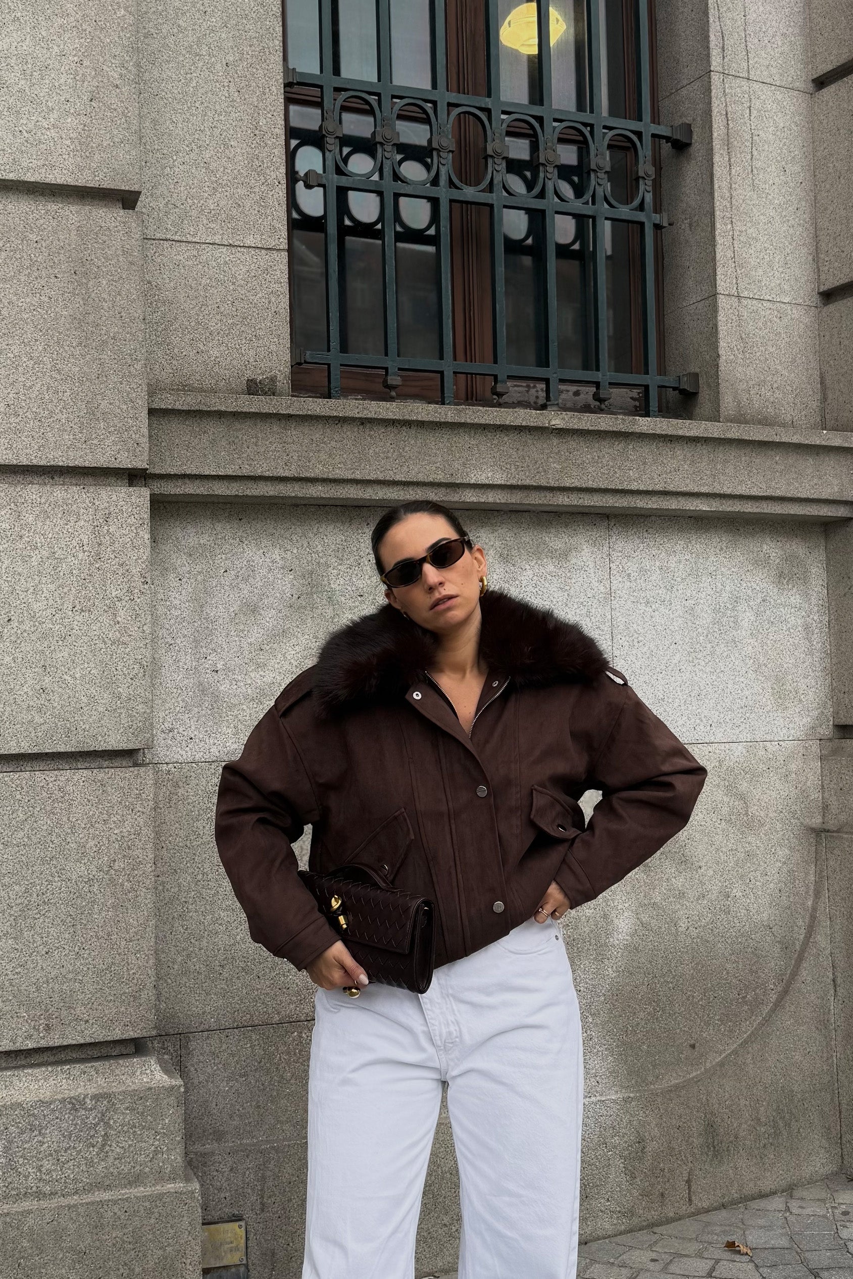 BLUSÃO EFEITO CAMURÇA COM GOLA REMOVIVÉL