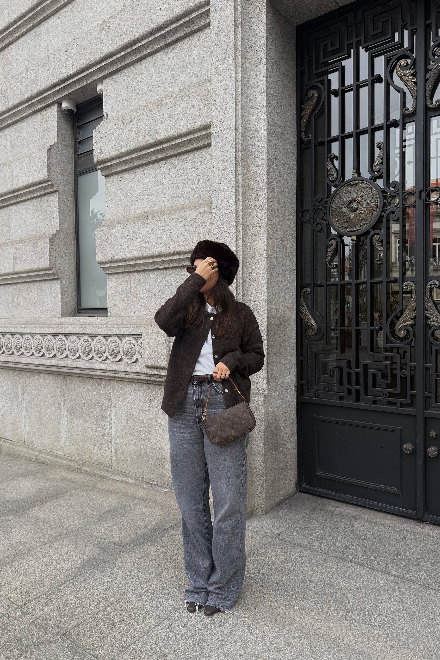 CASACO DE MALHA LISA CASTANHO