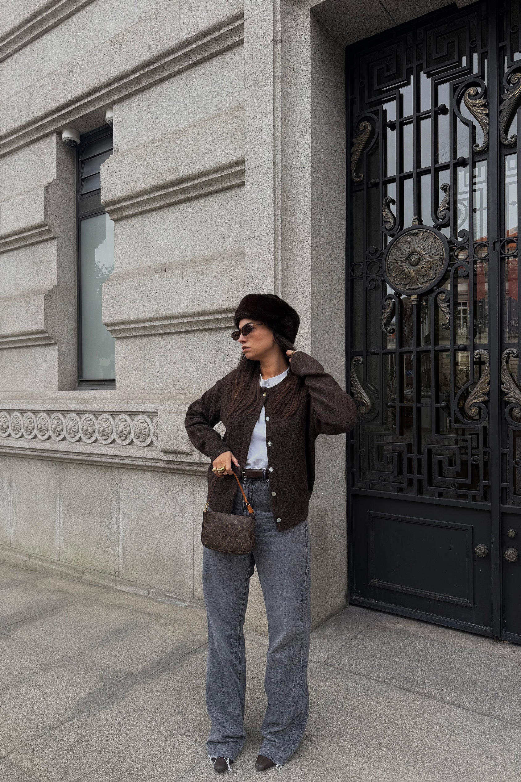 CASACO DE MALHA LISA CASTANHO