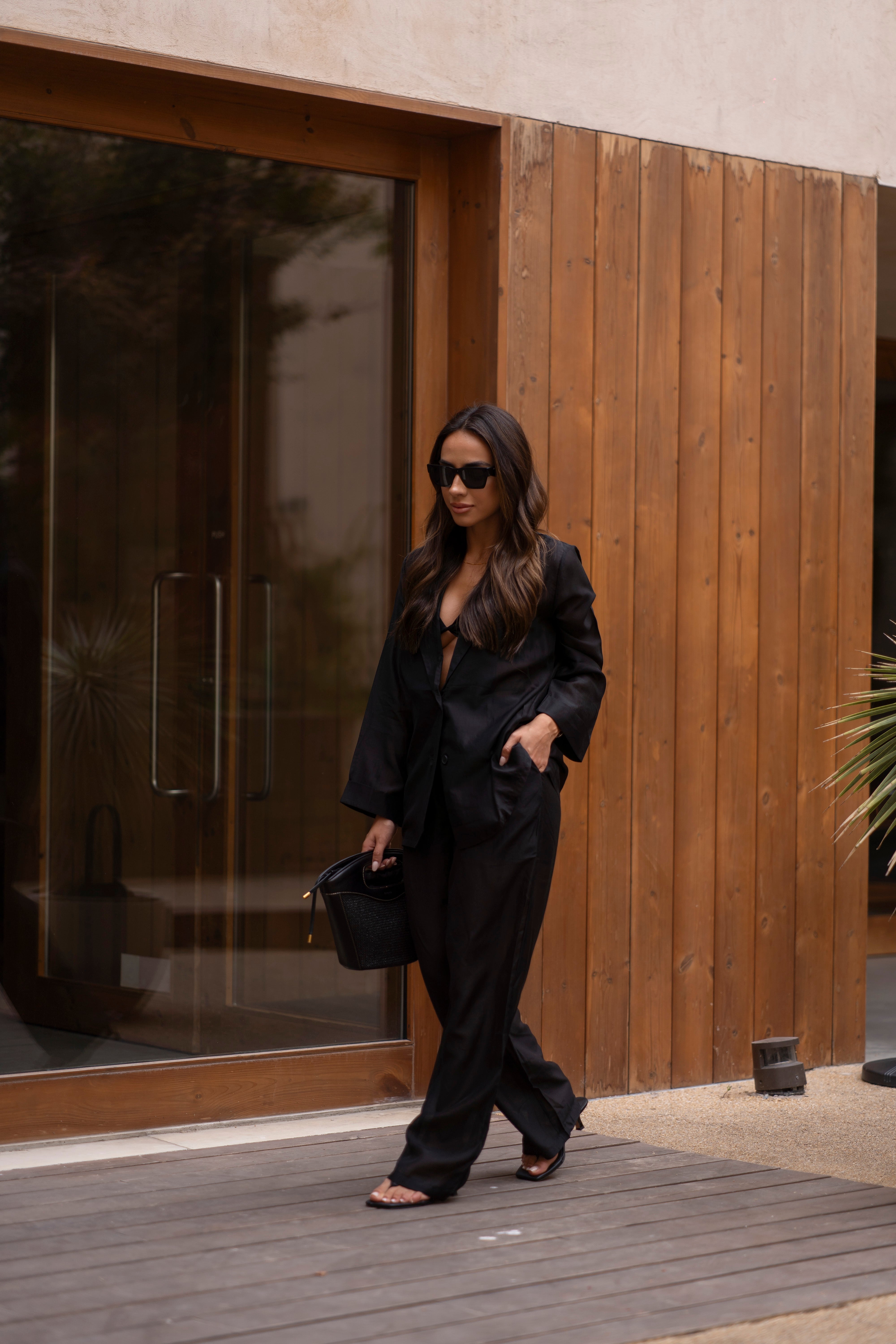 TOTAL LOOK ESTILO CETIM PRETO