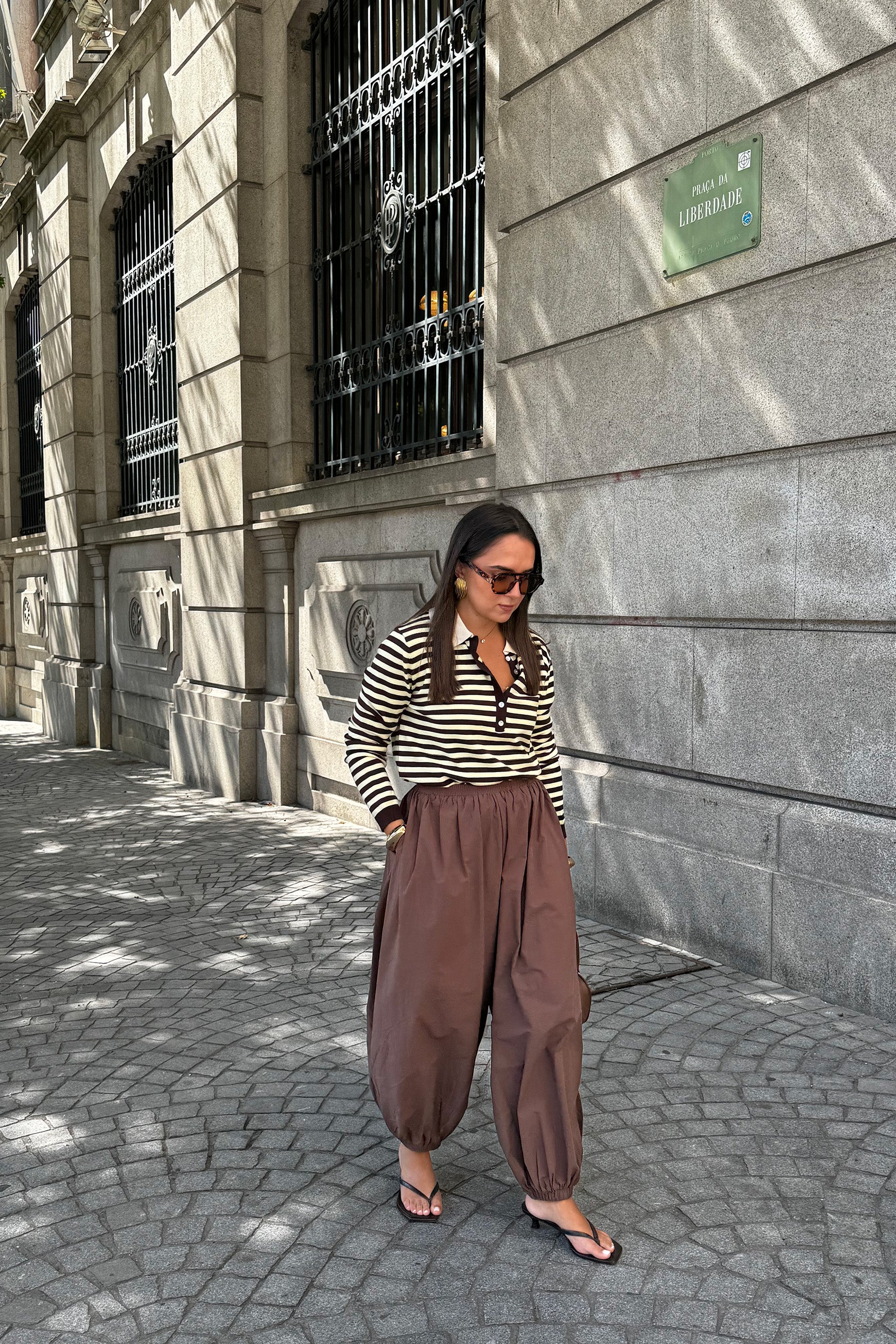 POLO RISCAS AMARELO MANTEIGA