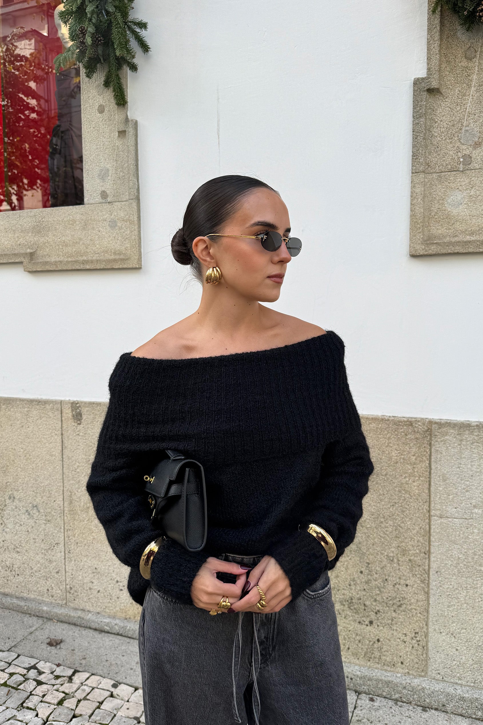 SWEATER DE MALHA OFF SHOULDER PRETO