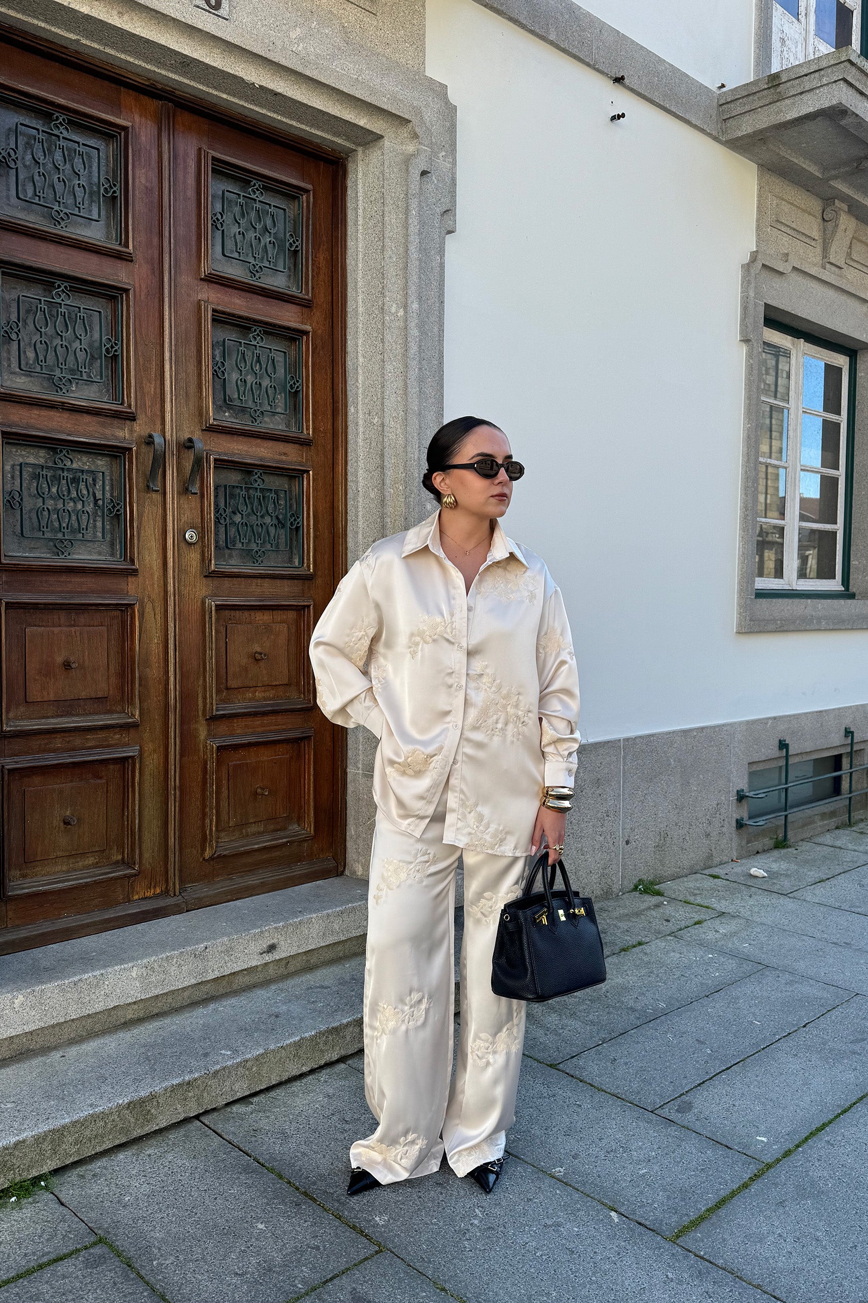 TOTAL LOOK COM LANTEJOULAS