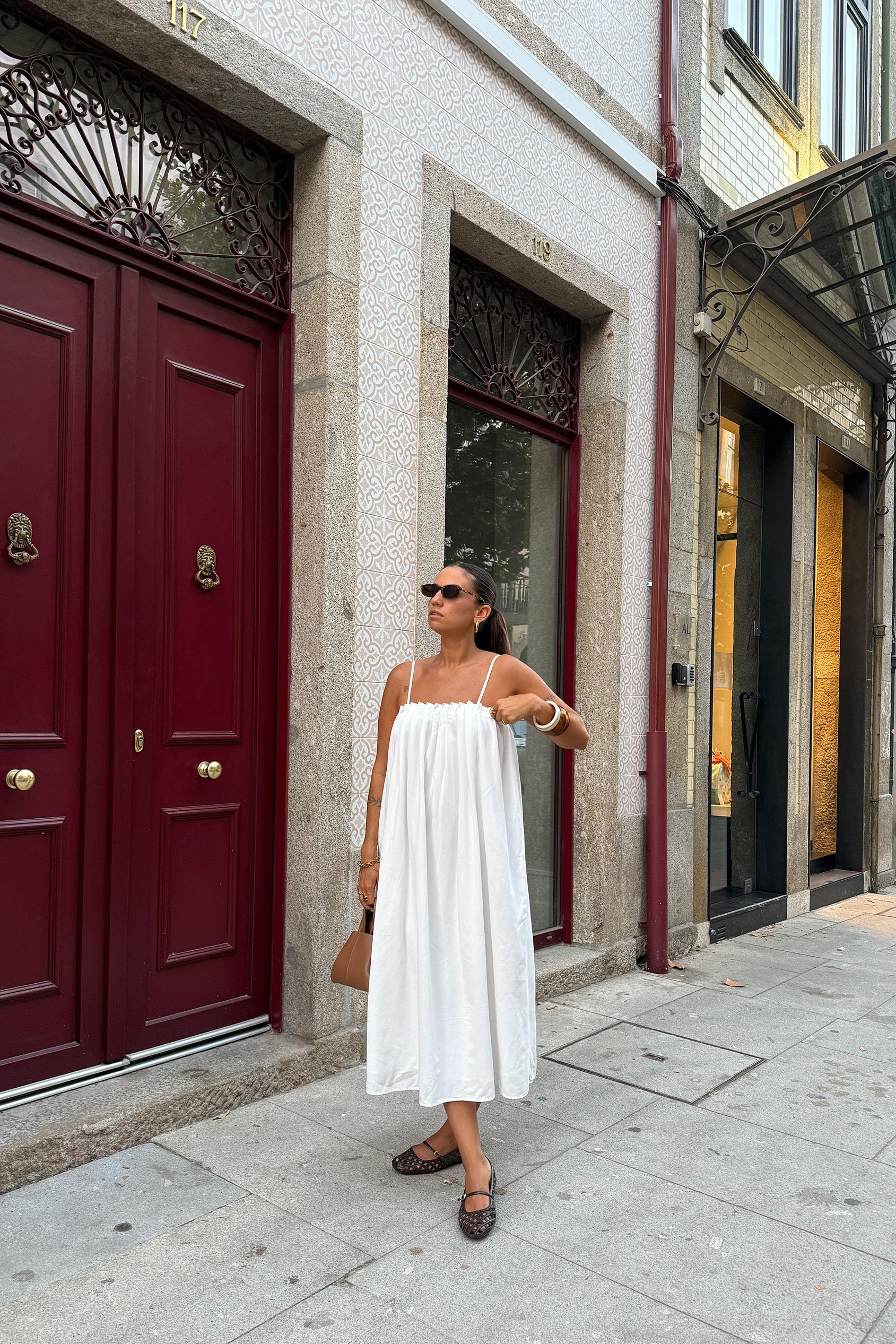 VESTIDO COM PREGAS NO DECOTE