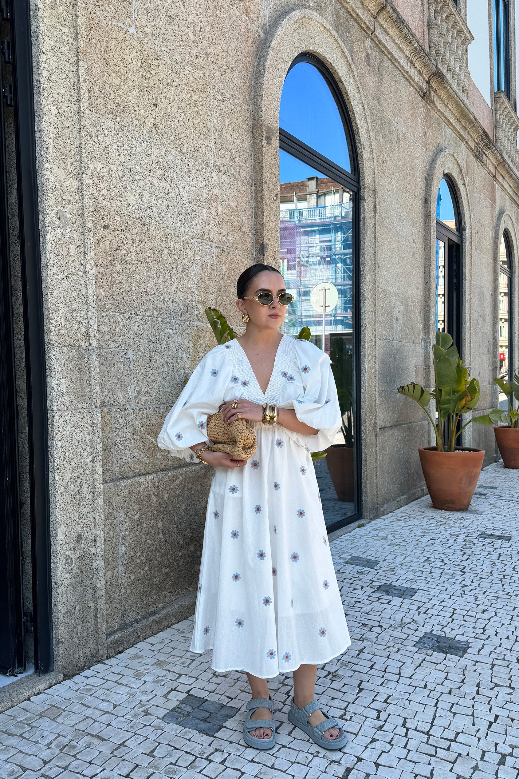VESTIDO FLORES BORDADAS